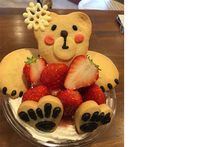  しろくまちゃんのいちごＤＥにゅーよーくパフェ